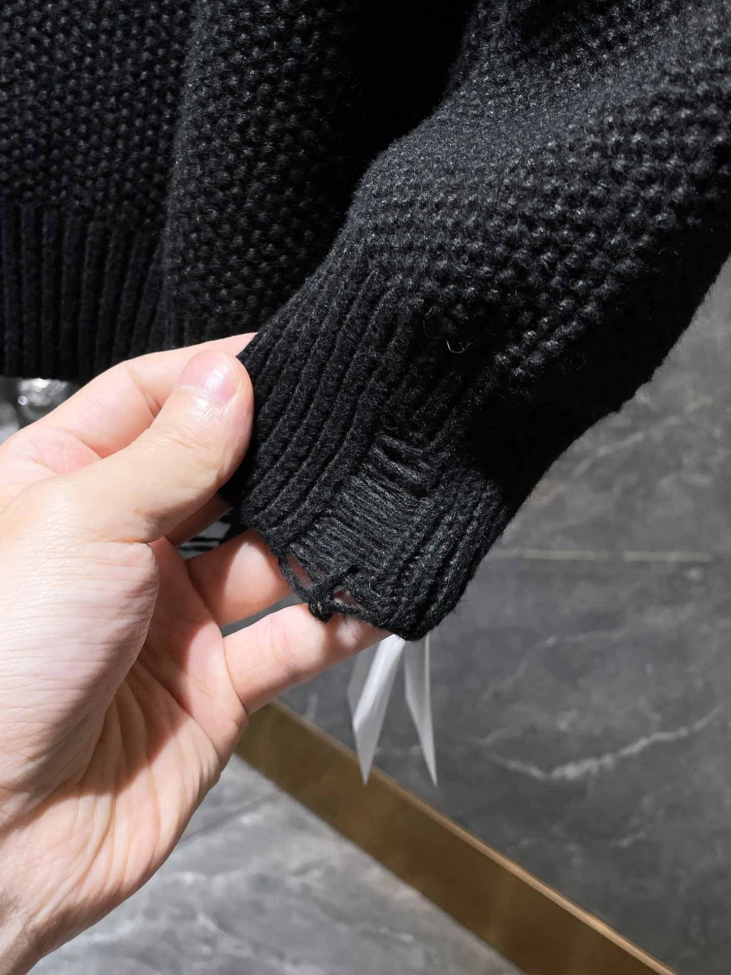 P236 Chrome Hearts 🍁Autumn and winter sweater series🍁 Cross metal➕hole treatment Selected high-quality wool blended knitted fabric Non-common version on the market Recommended colors: black gray white